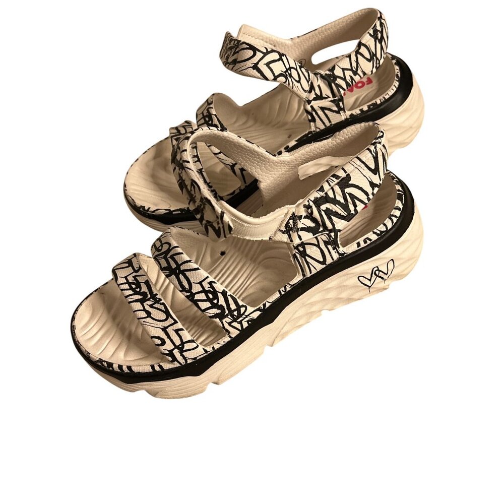 Skechers Foamies Women's Platform Sandals - Size 7 White & Black Graffiti Print - Picture 2 of 8
